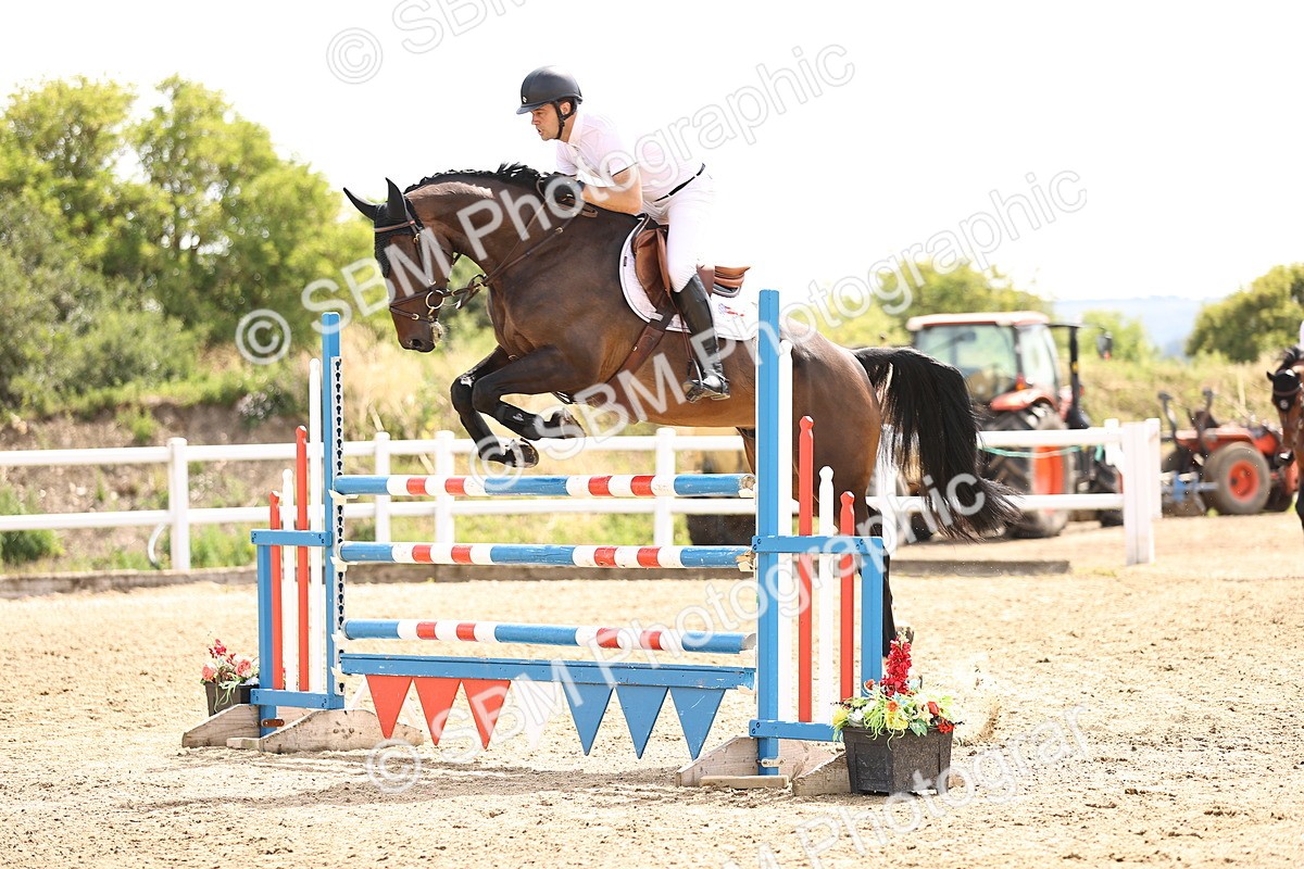 SBM_000432 - Class 15 - Redpost Equestian Senior Foxhunter - 1.20m