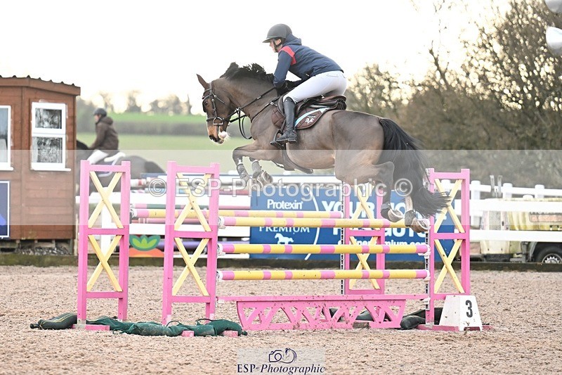 251206-135045-01193 - Cls 13 Snr Foxhunter and 1.20m