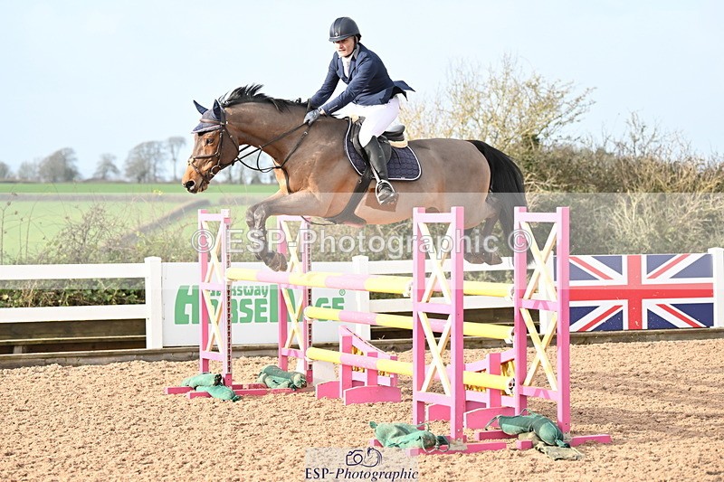 231209A-124015-01801 - Cls 12 Newcomers & 1.10m Open