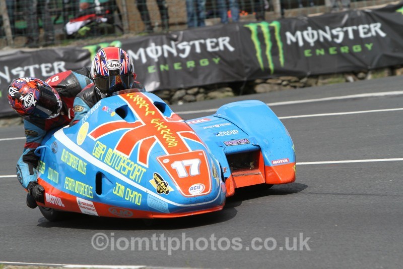 Tony Baker / Fiona Baker-Milligan Suzuki / CUMBRIA EXPRESS - Sure Sidecar Race 1