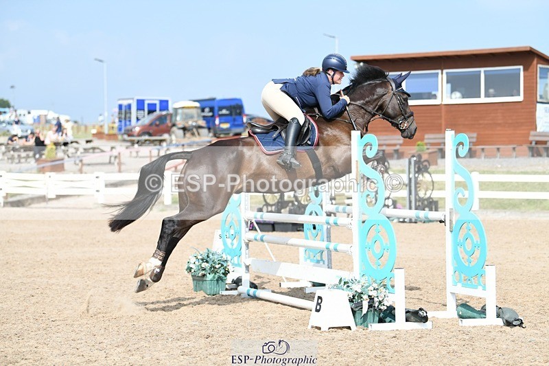 250725-163740-03976 - Cls 10 1.05m Amateur Quali