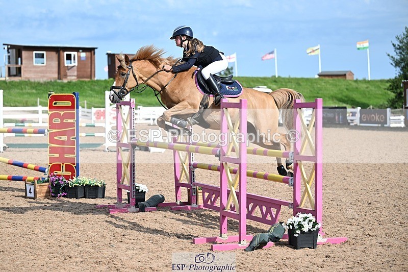 260627-173649-05785 - Cls 27 Foxhunter and 1.10m