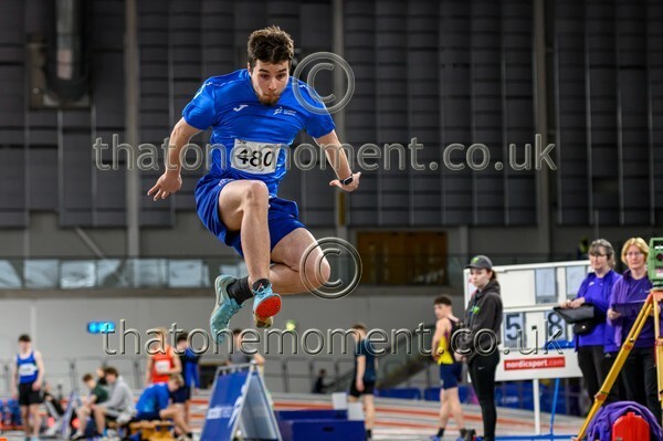 AgeInd25SUN-911869 - Field Male