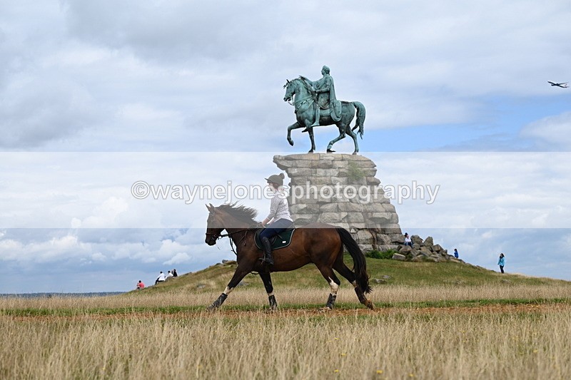 DSC_6998 - Time at Statue 12:45 to 13:15