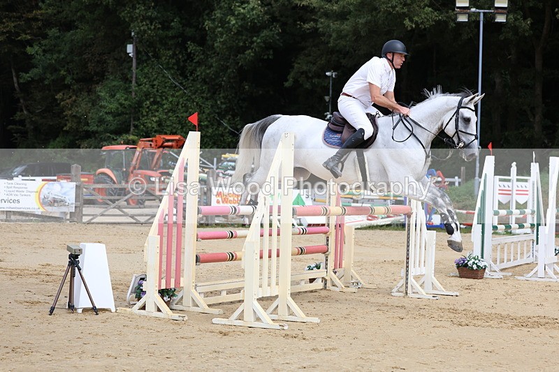 3E7A4195 - Class 7: Senior Newcomers/1.10m open