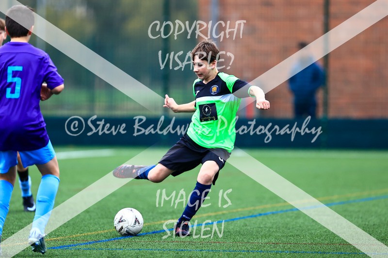 1DX30281 - 2025-10-12 FC Abbey Meads U14 Orange V Kingsdown Lions U14