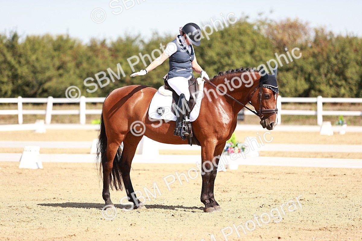 SBM_004432 - Class 12 - Novice 5 - 10.31-11.41