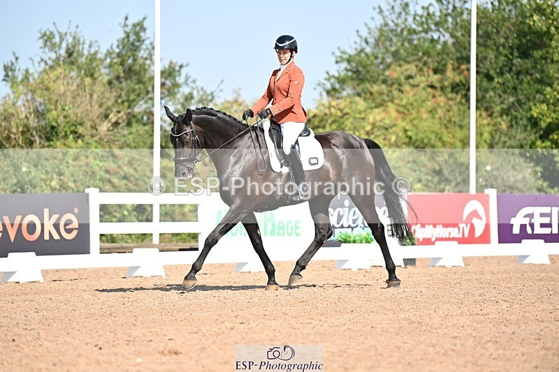 250816-102416-03123 - 118-Charlotte.DickerDevaldi's.Kiss