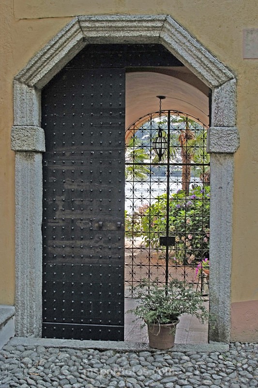 San Giulio gated entrance - Travel, city/land scapes