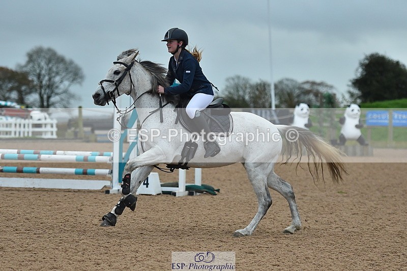 231119A-100924-04538 - Sun Cls 17+18 Club and Schools 70cm