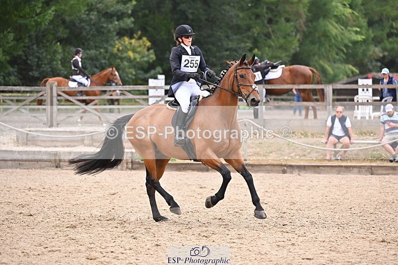 250802A-153810-06372 - F-255-Helen.Buckland-ZIA'S.ZAVITAS