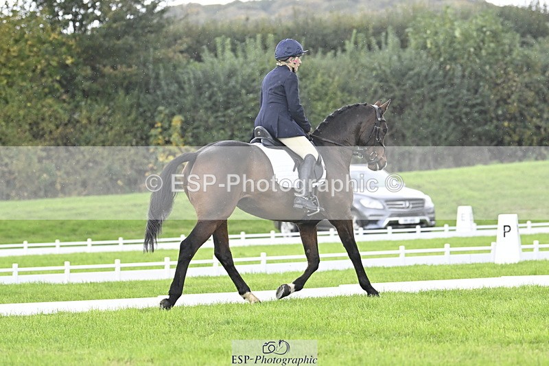 251023A-115759-03976 - F-418-Caroline.Davies