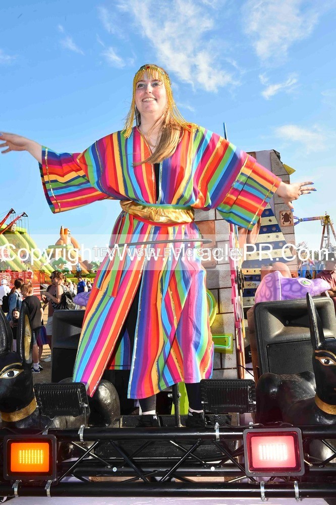 SH4_3344 - Carnival Procession.