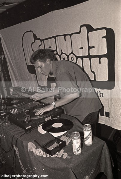 16 peter-parker - Friends & Family @ the-roadhouse 18.11.00