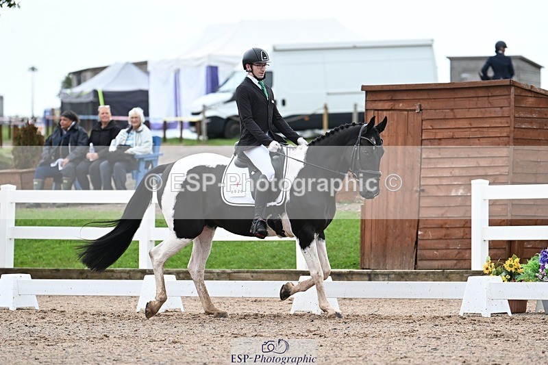 250907-115942-07319 - 020-Leo.De-ValentinoBarfields.Cosmopolitan