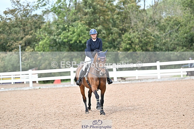 241004A-140727-02479 - Fri 11 1.10m amateur Quals