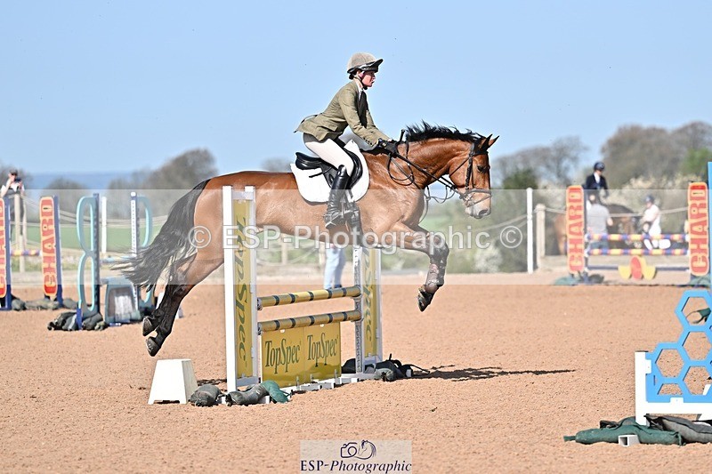 260408-110103-00290 - Cls 2 British Novice and 90cm