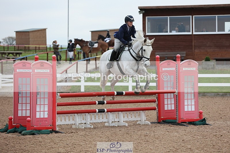 241101A-081557-00137 - FRI Cls 2 British Novice and 90cm Open