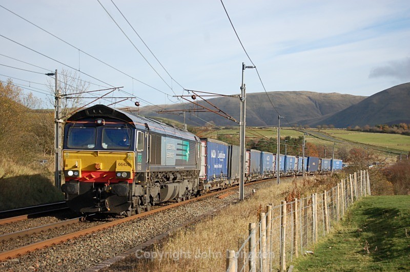 27.10.12 - 66426 4M16 Coatbridge - Daventry, Beckfoot - West Coast Main Line (north to south)