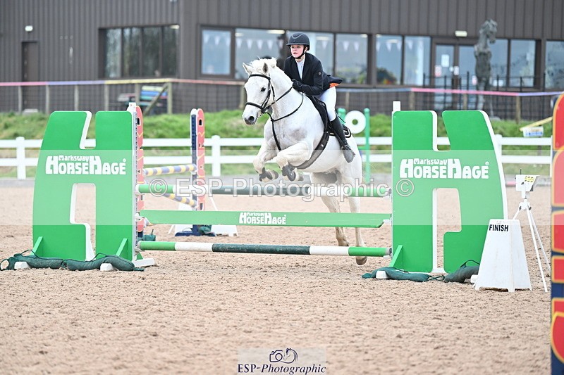 240128A-121917-00831 - Cls 4 Pony Newcomers and 1m Open