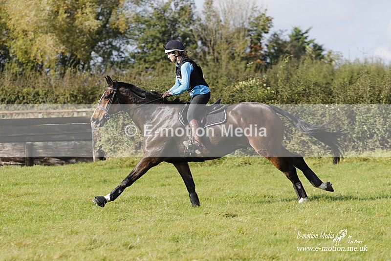  WWHT 171021 3848 - Open (1.00m)  17/10/21