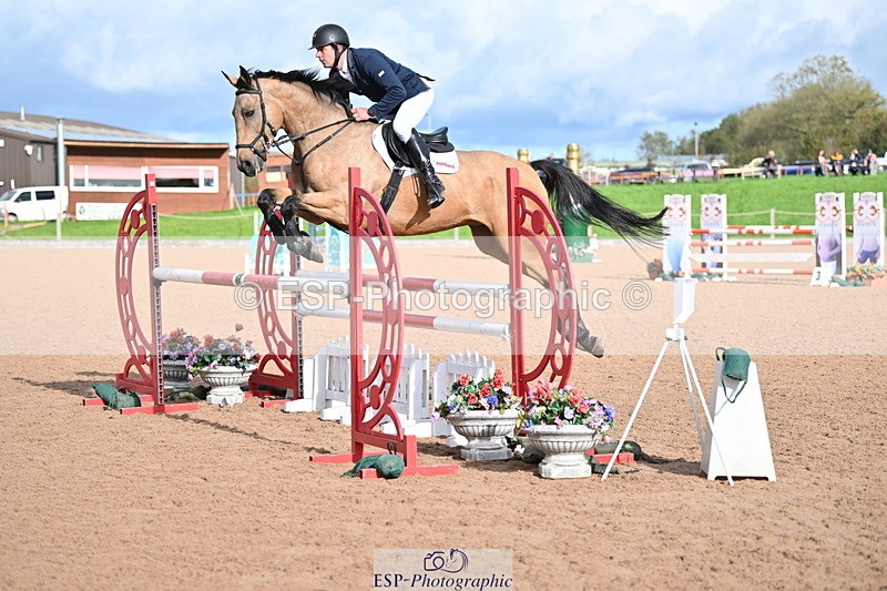 231014A-105443-04253 - Cls 18 Newcomers & 1.10m Open