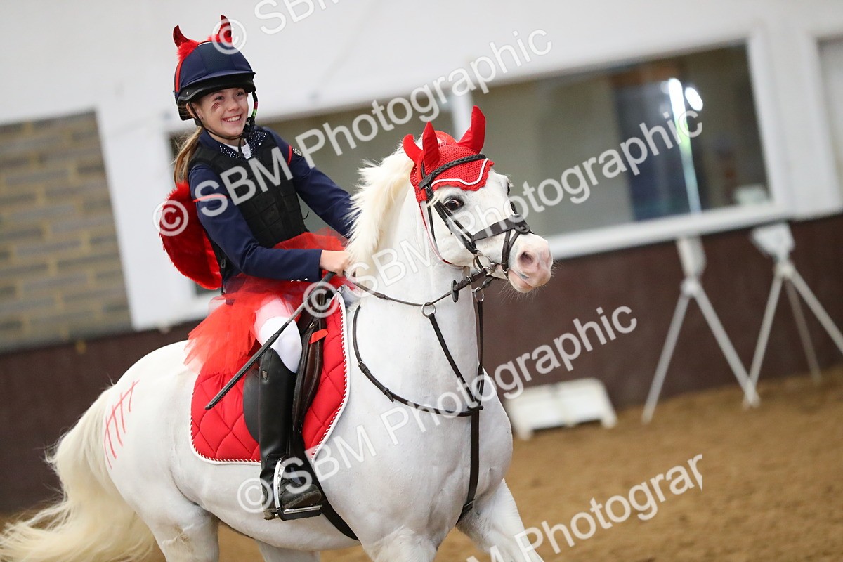 SBM_001284 - Class 3 - Horse & Hound