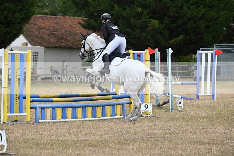 WJ6_0896 - Class 14 Intermediate Jumping 75cm