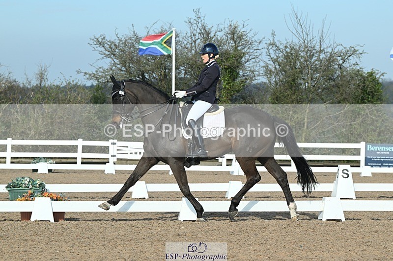 250403-082006-00325 - 018-Louise.Davison-Quamperfect