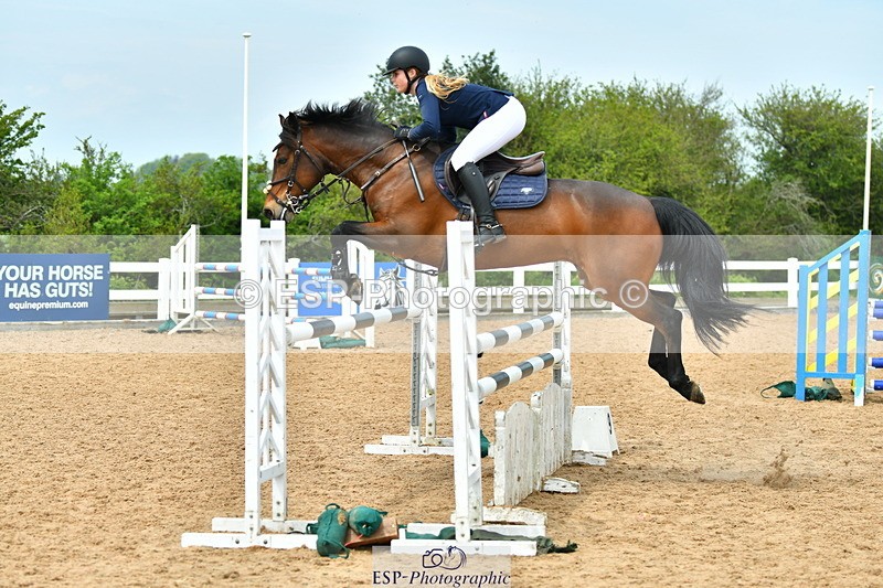 230514A-132210-02948 - Cls 25 Pony Foxhunter & 1.10m Open
