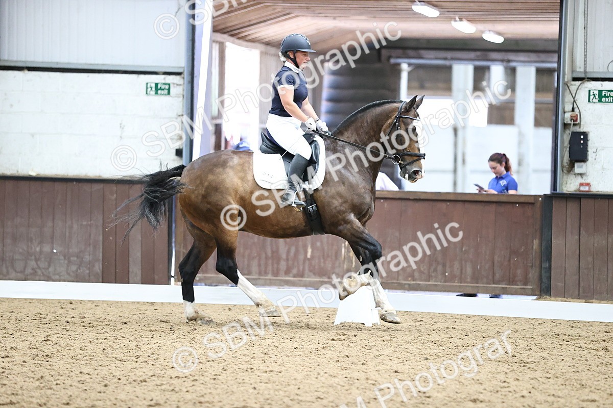 SBM_002048 - Novice 4 - 11.15-13.22