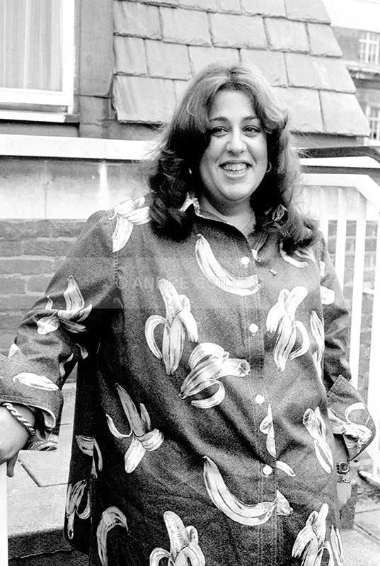 MAMA CASS - M..
