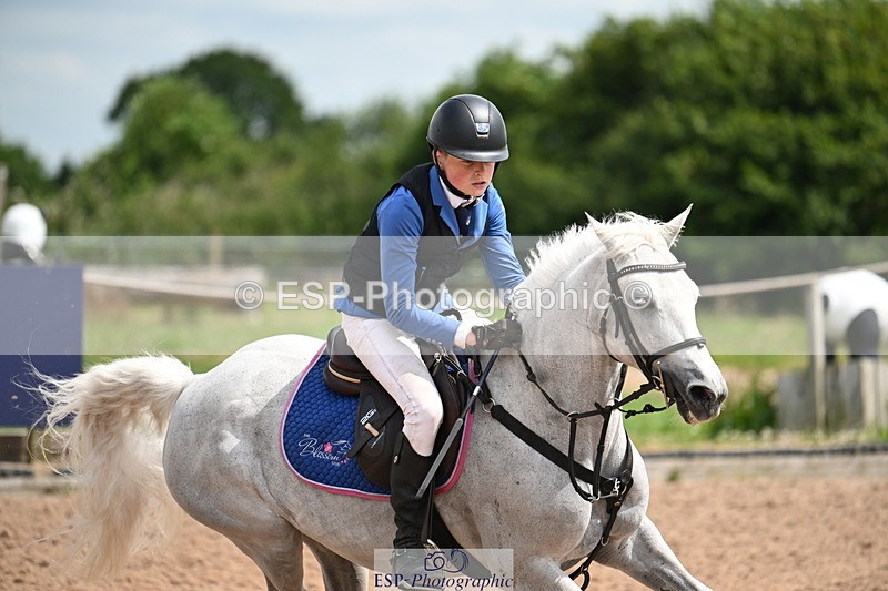 240630A-144448-14473 - Cls 25 HOYS 138cm Jump Off and Presentations