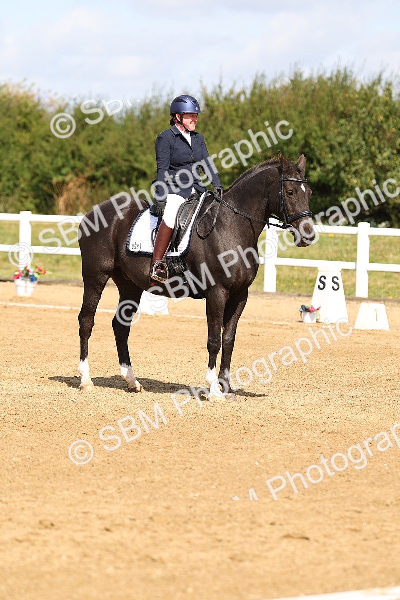 SBM_011688_Class 1 - Prelim 19 - 1050-1146 - Cart - Rachel