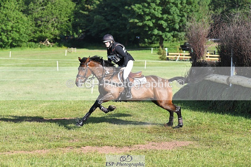 230527-180054-14031 - 151-GREANNANSTOWN_QUARRYMAN_GIRL-Grace_Taylor-XC