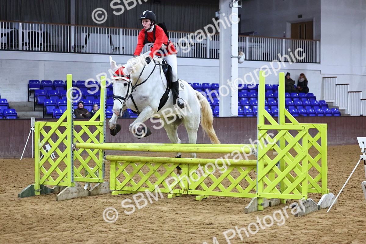 SBM_002605 - Class 6 - Holly & Ivy Stakes - 90cm