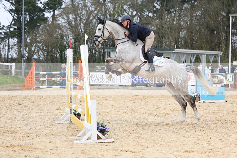 3E7A7639 - Class 8: Senior Newcomers/1.10m open