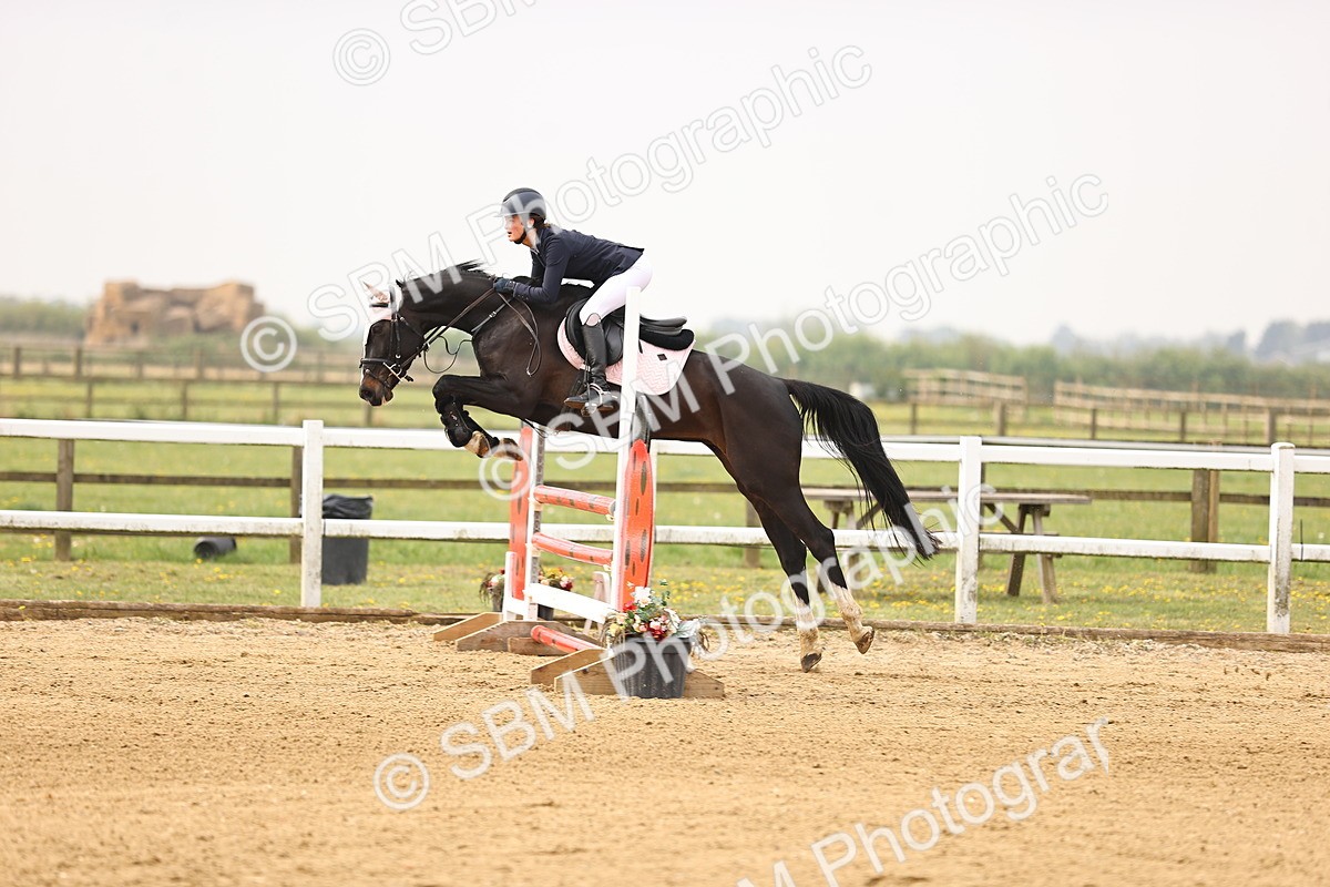  - Class 15 - Senior British novice - 90cm