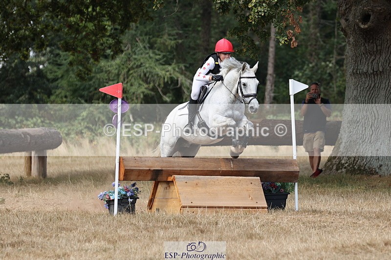 250824A-141707-38077 - 2162-Lydia.Jackson-Castlecoote.Storm