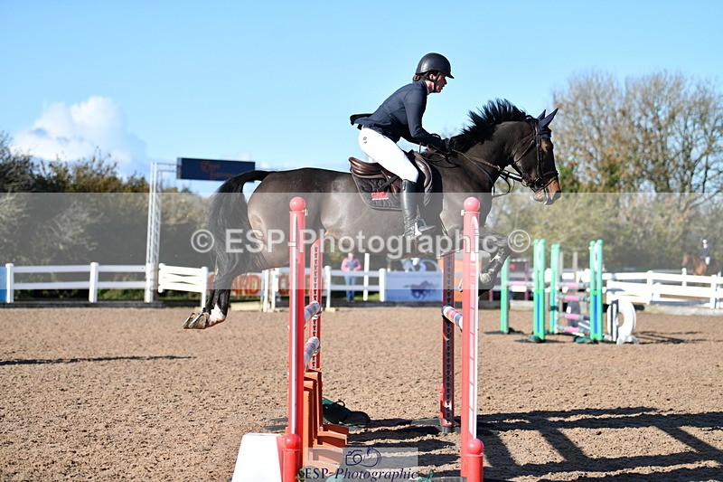 231110A-131907-00519 - Cls 5 Newcomers & 1.10m Open