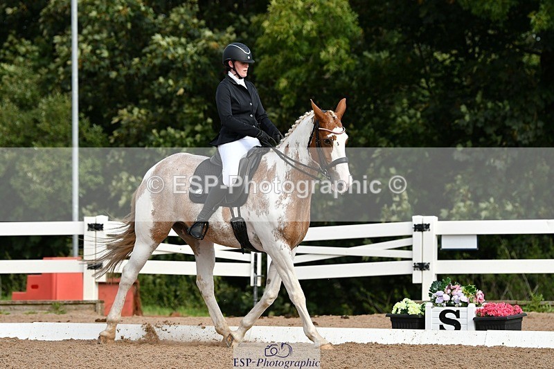 250906-095851-00531 - 090-Isabel.LawsonIn.the.pink