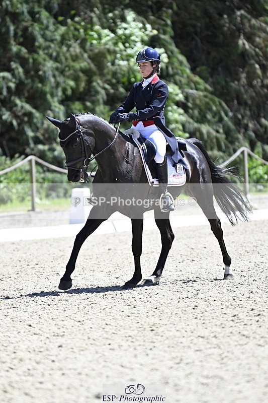 250522A-141736-04328 - D-409-Kirsty.Chabert-HERALDIKS.GIRL.OPPOSITION