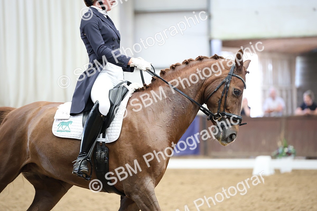 SBM_004355 - Class 9 - FEI Inter 1 Gold - 15.55-16.43