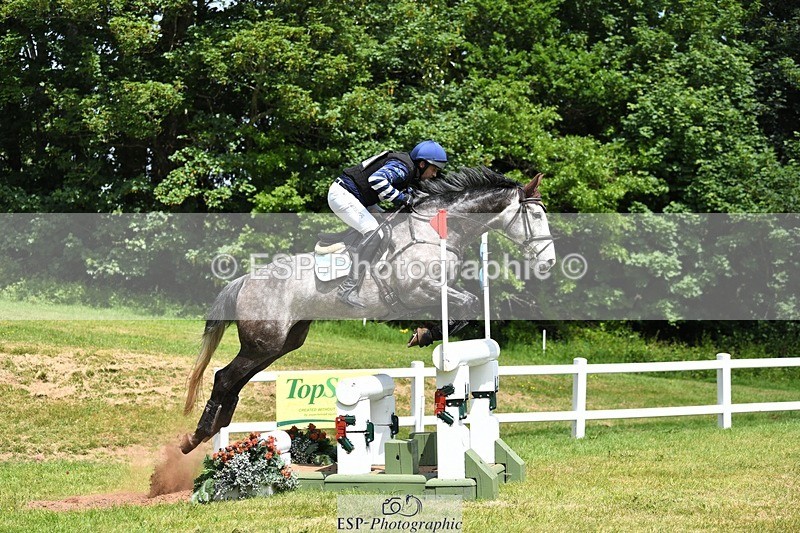 230528-134028-17097 - 461-SAUNDERSCOURT_AMBASSADOR-Adam_Trew-XC