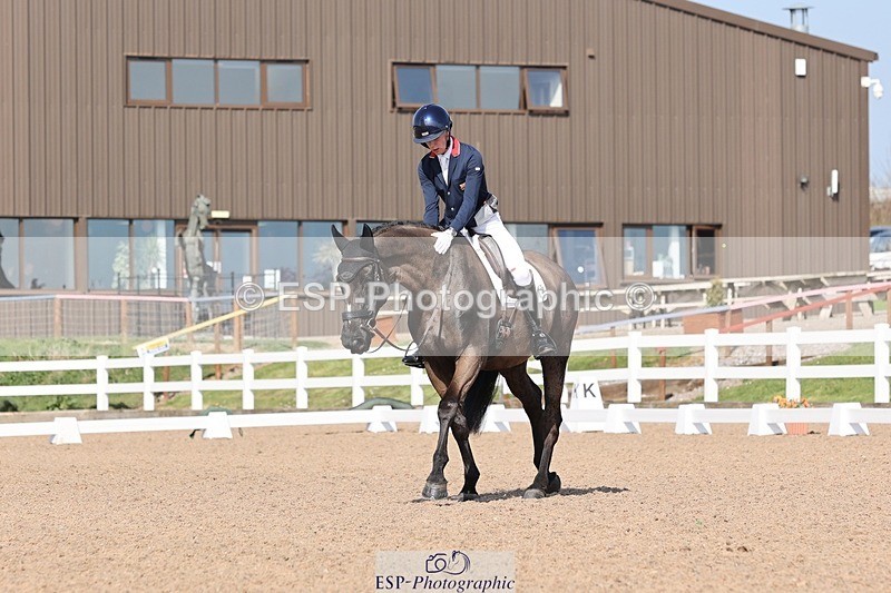 250404-152444-07090 - 117-Myles.Graham-Nibeley.Black.Pearl