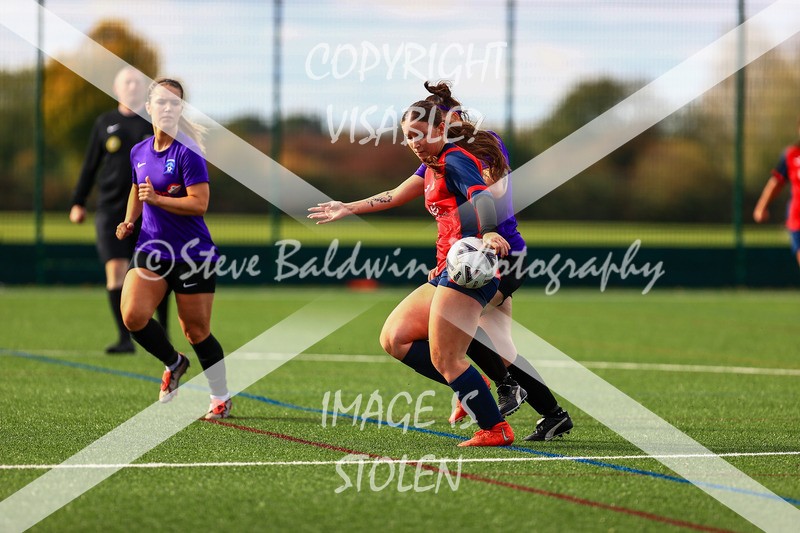 1DX30886 - 2025-10-05 FC Abbey Meads Ladies V Purton  Kingsdown FC Ladies