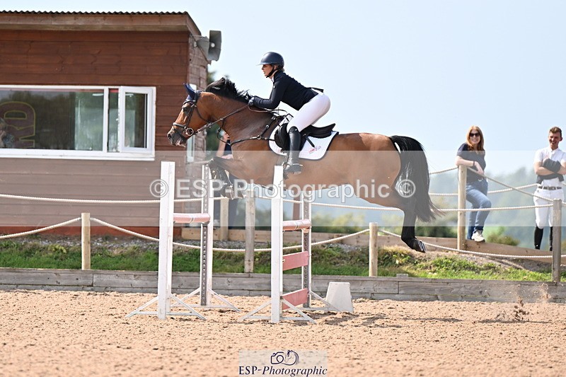 240828A-143201-00921 - Cls 4 Snr Newcomers and 1.10m Open