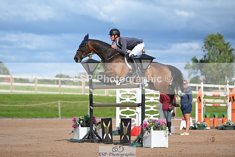 230721A-171256-08034 - Cls 10, 2 Star Big 1.45m Break to End