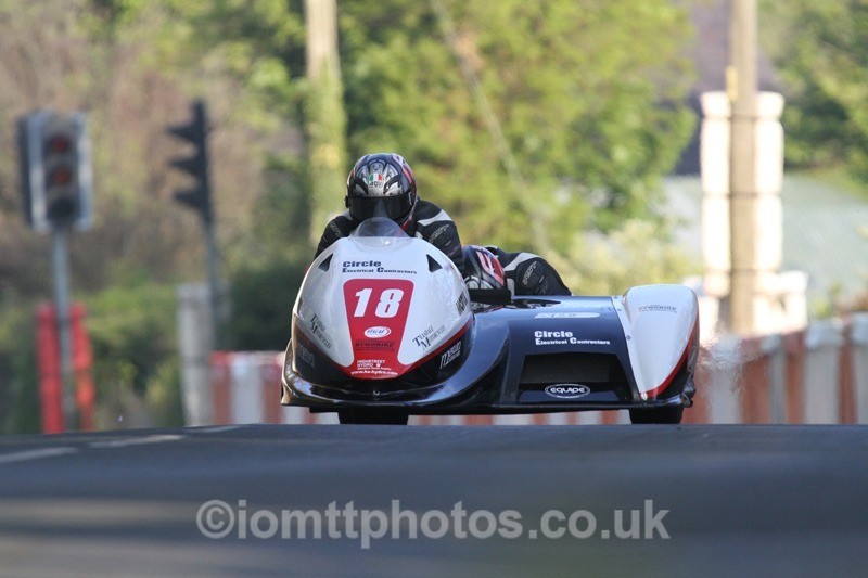 IMG_5487 - Thursday Practice - TT 2013 Side Car