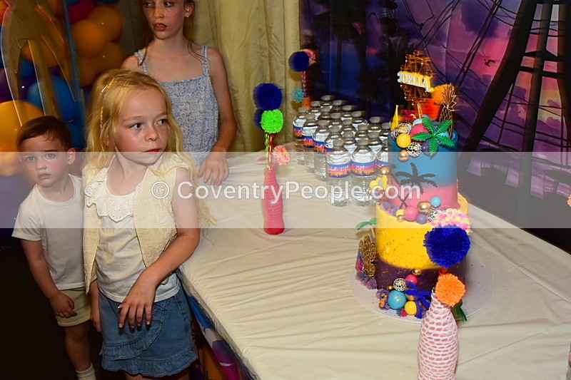 CON-709 - Joey and Ella